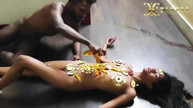 Sudipa Dirty Fruit Massage Xtramood Hindi Porn Video 2022